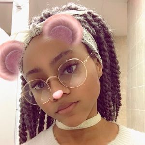 Meet your Posher, Stella